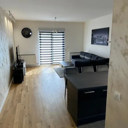 Uno Lux 贝尔格莱德